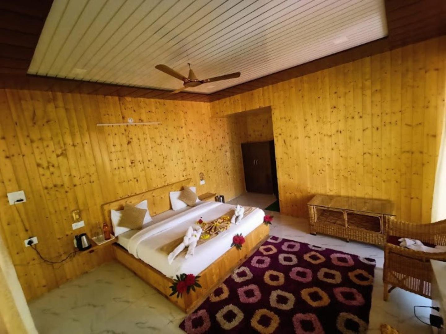 The Village Retreat Resort , Guptkashi Gupta Kashi Экстерьер фото
